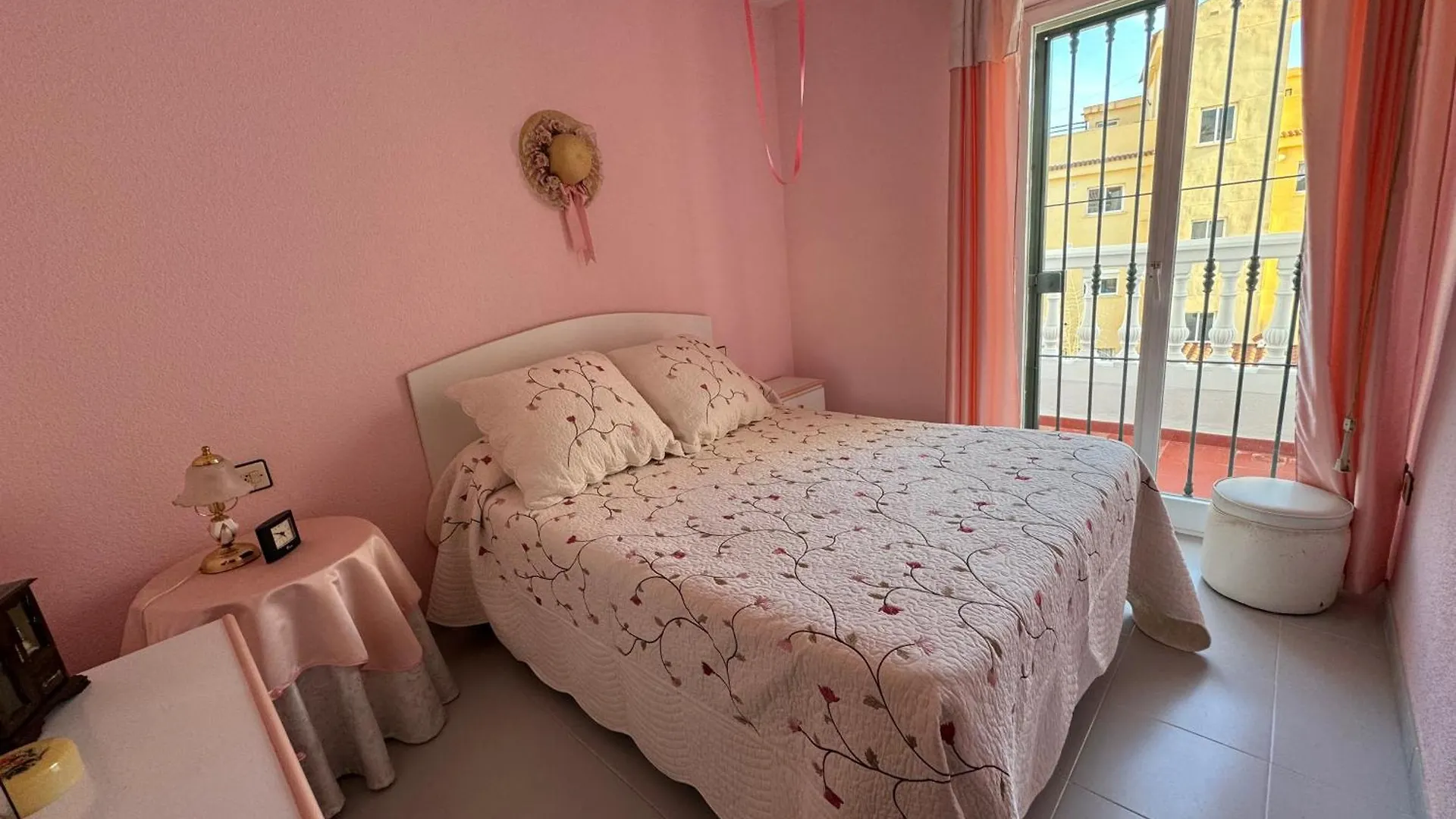 Chalet En Malaga, Torremolinos, Cerca De La Playa