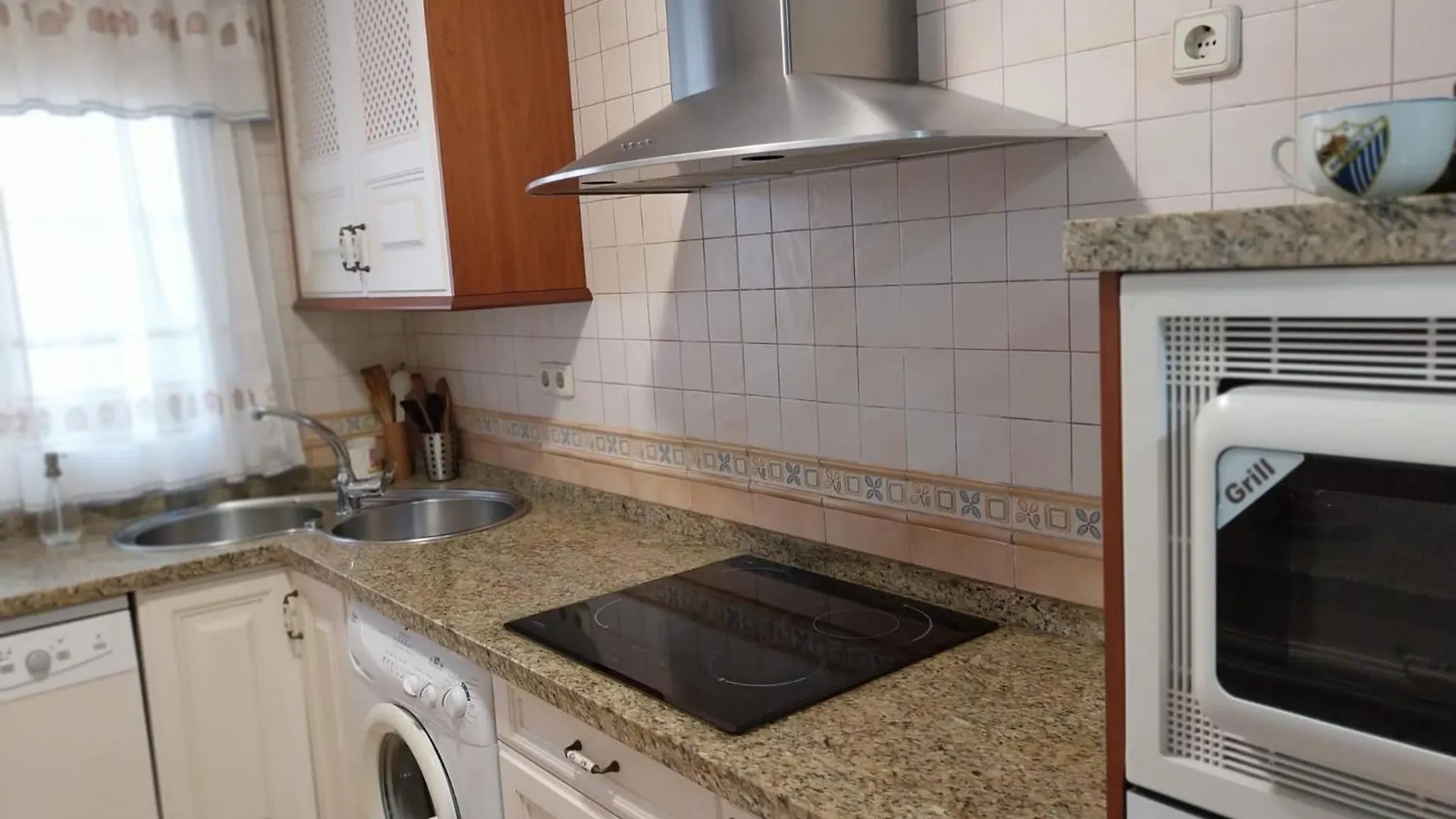 Chalet En Malaga, Torremolinos, Cerca De La Playa Spain